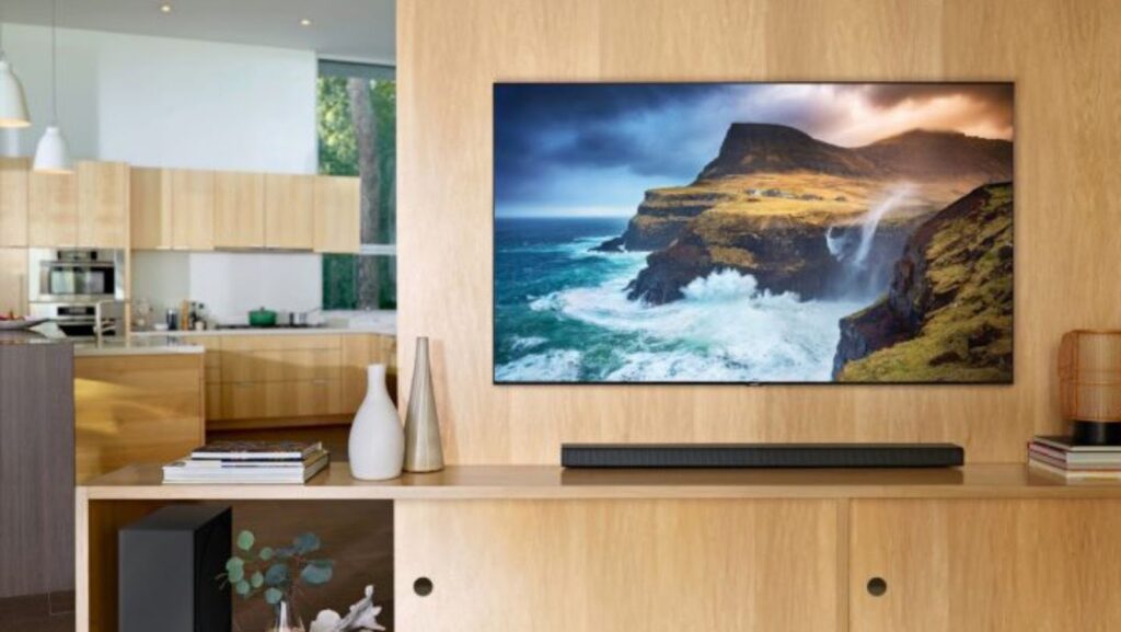 Tips for optimizing your audio experience when using a soundbar with a Samsung TV