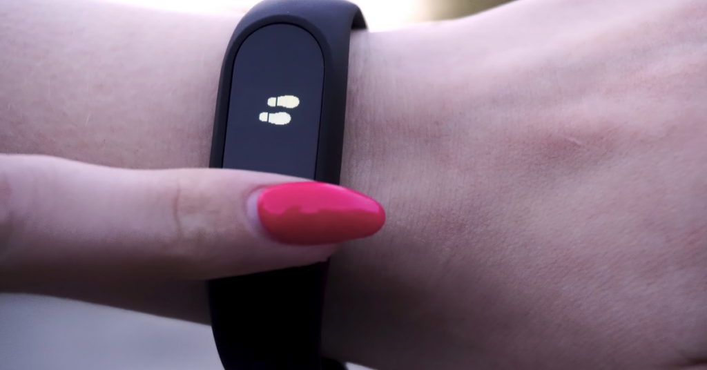 Track Your Sleep Patterns With Fitbit