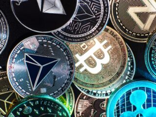 Pros and Cons of Using Cryptocurrency in Online Gambling