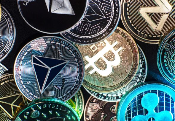 Pros and Cons of Using Cryptocurrency in Online Gambling