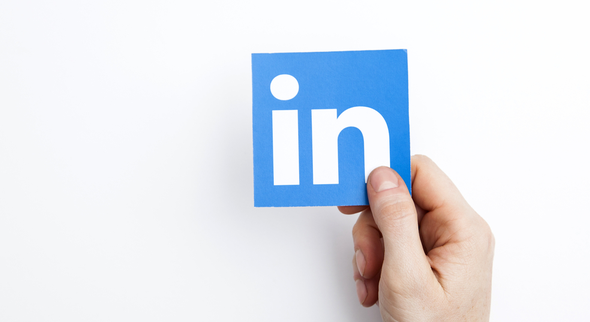 LinkedIn Advertising for iGaming Offers (And How to Avoid a Ban)