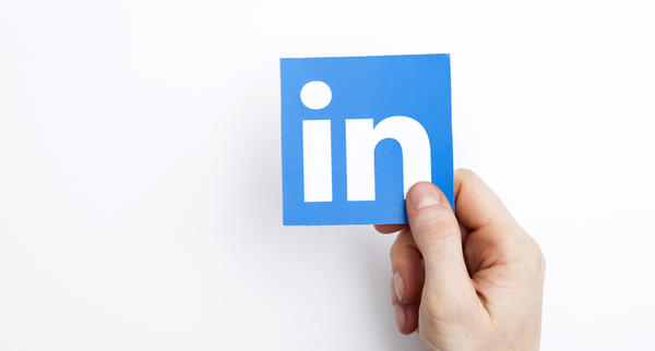 LinkedIn Advertising for iGaming Offers (And How to Avoid a Ban)