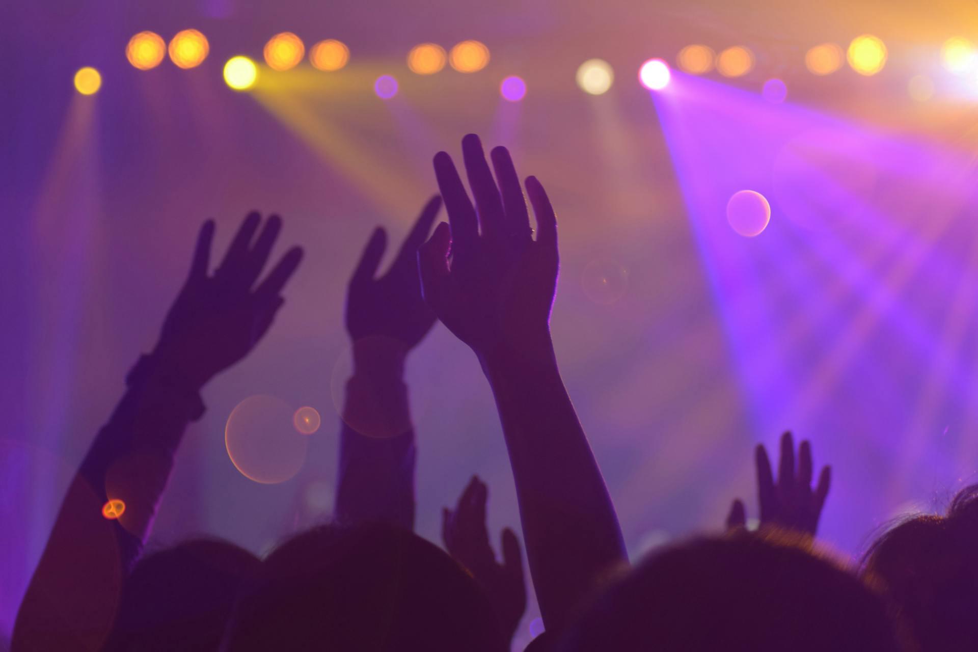nashville night out, nashville nightlife, nashville date ideas, nashville party planner, nashville entertainment, best nightlife nashville, evening activities nashville, nashville bar crawl, night life tips nashville, explore nashville nightlife