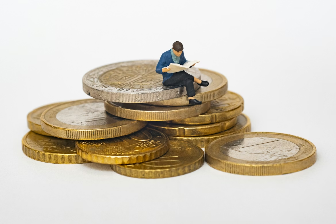 capital needed earn 1000 euros monthly, safe investments generate 1000 euros, investment capital amount euro, passive income investment euro, low risk investments monthly income, earning stable euros safely, monthly income from investments, euros passive income strategies, investment requirements for euro income, safe investment tips euro